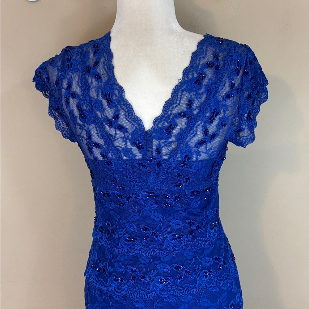 Marina Cobalt Blue Lace and Sequined V Neck Dress Size 6 - Picture 5 of 16